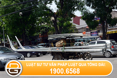 Lap-them-den-chop-tren-den-xe-gan-may-thi-co-bi-xu-phat-khong